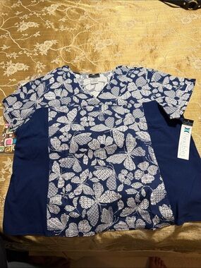 Cherokee Navy and White Floral Knit Top (nursing scrubs)